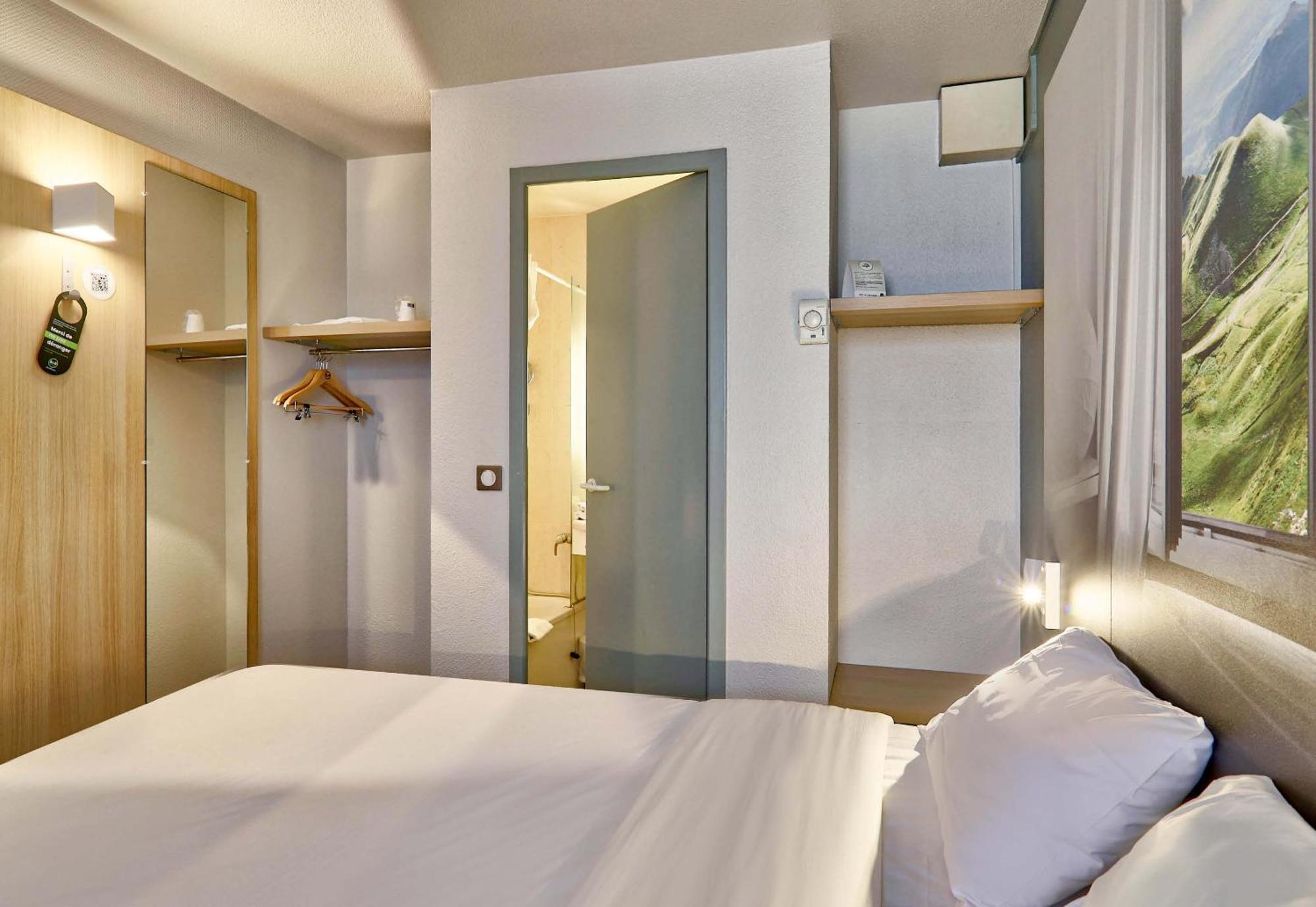 B&B Hotel Clermont-Ferrand Le Brezet Aeroport Exterior photo